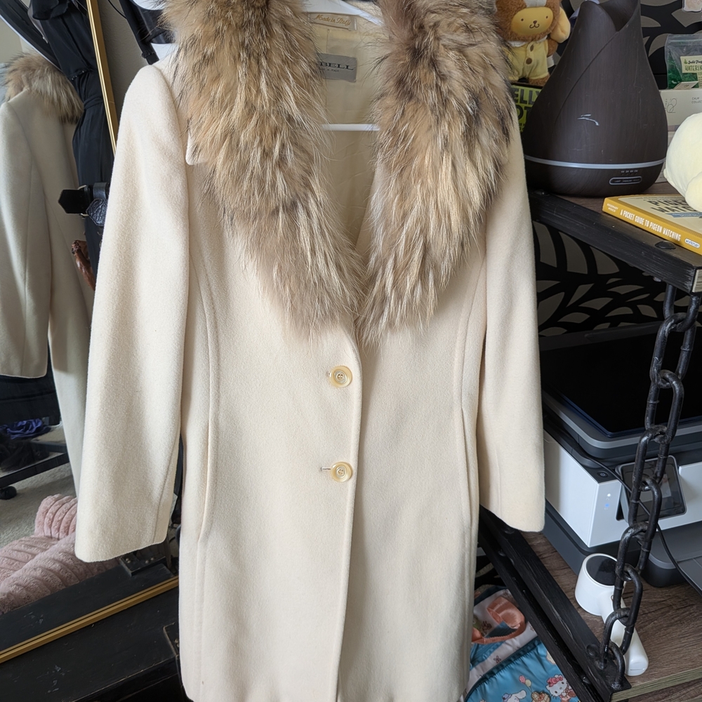 Elegant Cream Coat with Faux Fur Collar